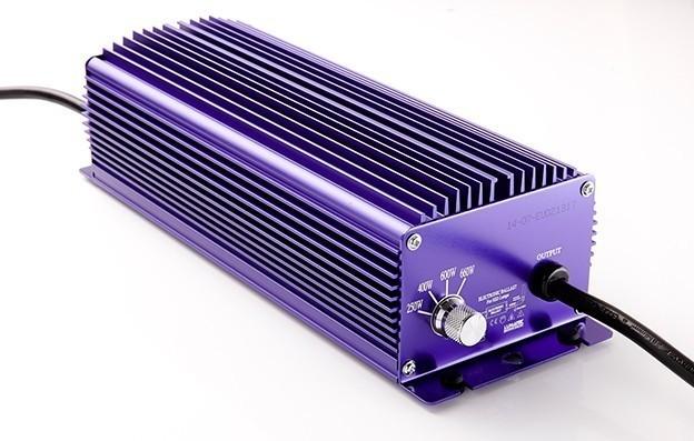 D10-105-641.jpg Transformateur 600 W LUMATEK avec Variateur de Flux
